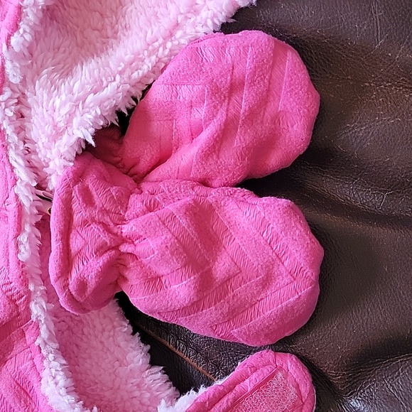 N'Ice Caps NWT Infant Snow Cap with Matching Mittens Pink - Picture 3 of 3